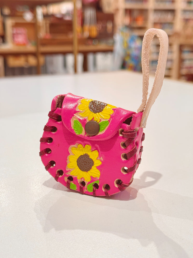 Single Flower Airpod/Wireless Headphone Leather Case (Small)