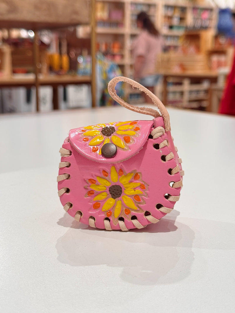 Single Flower Airpod/Wireless Headphone Leather Case (Large)