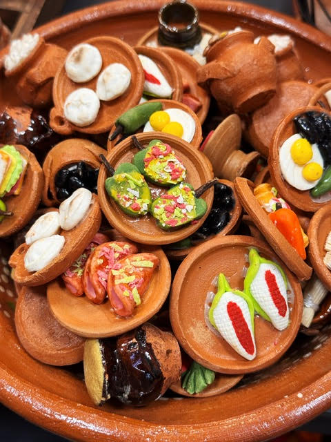 Mini Comida Plates (Random)